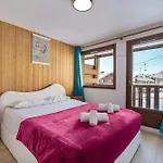 Ski-in And Out Mountain View Escape - La Reine Blanche Apartment