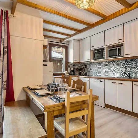 Ski-in And Out Mountain View Escape - La Reine Blanche