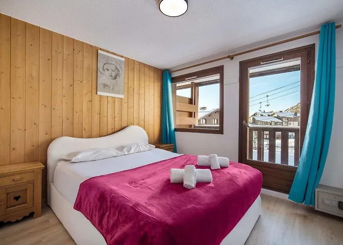 Ski-in&out Mountain View Escape Apartment