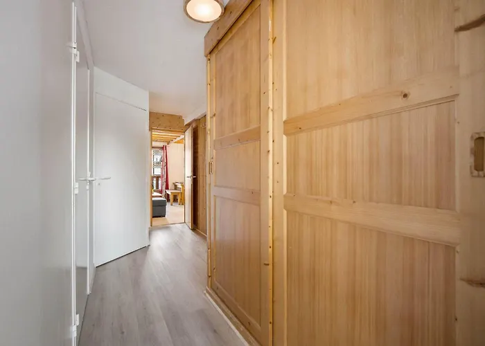 Ski-in And Out Mountain View Escape Apartment